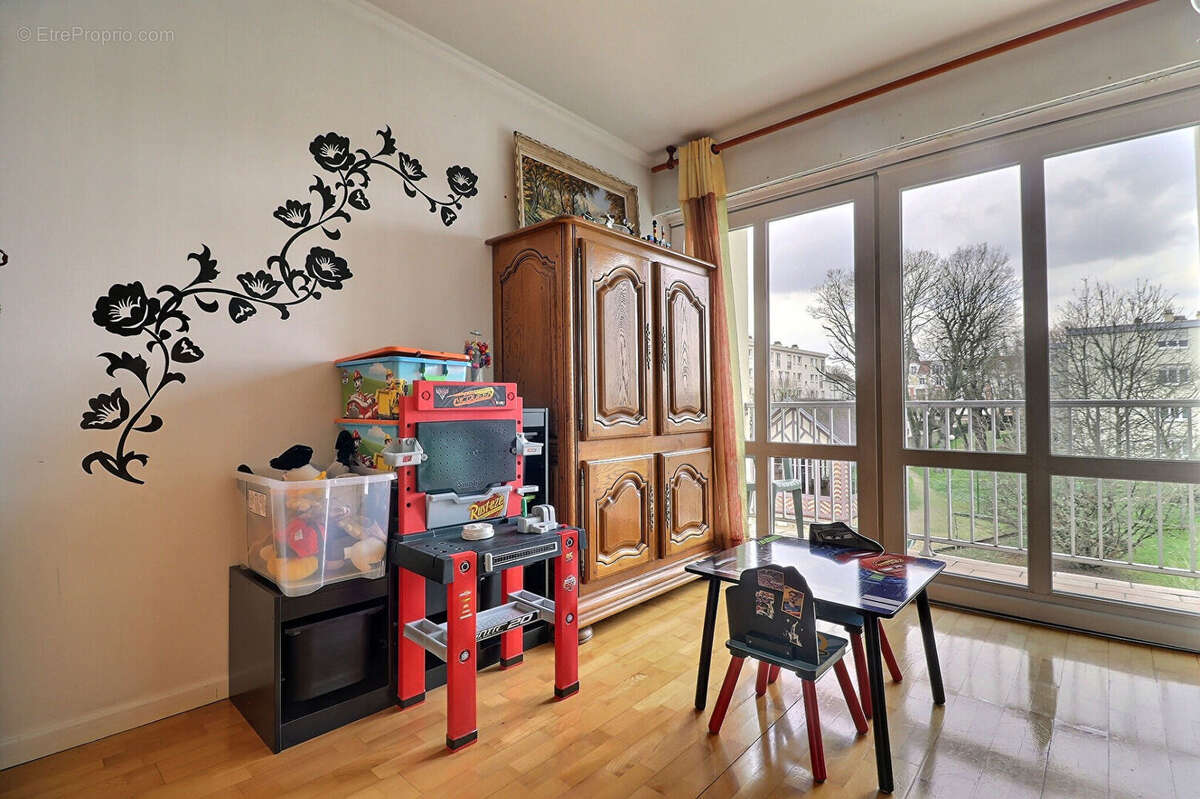 Appartement à LE PLESSIS-BOUCHARD