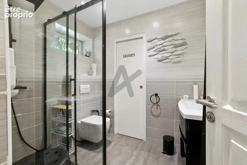 Champagne au Mont d’Or : maison familiale de 208 m2, 5 chambres, piscine, jardin paysager et terrasses. - photo 6