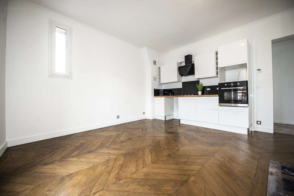 Appartement à PARIS-8E