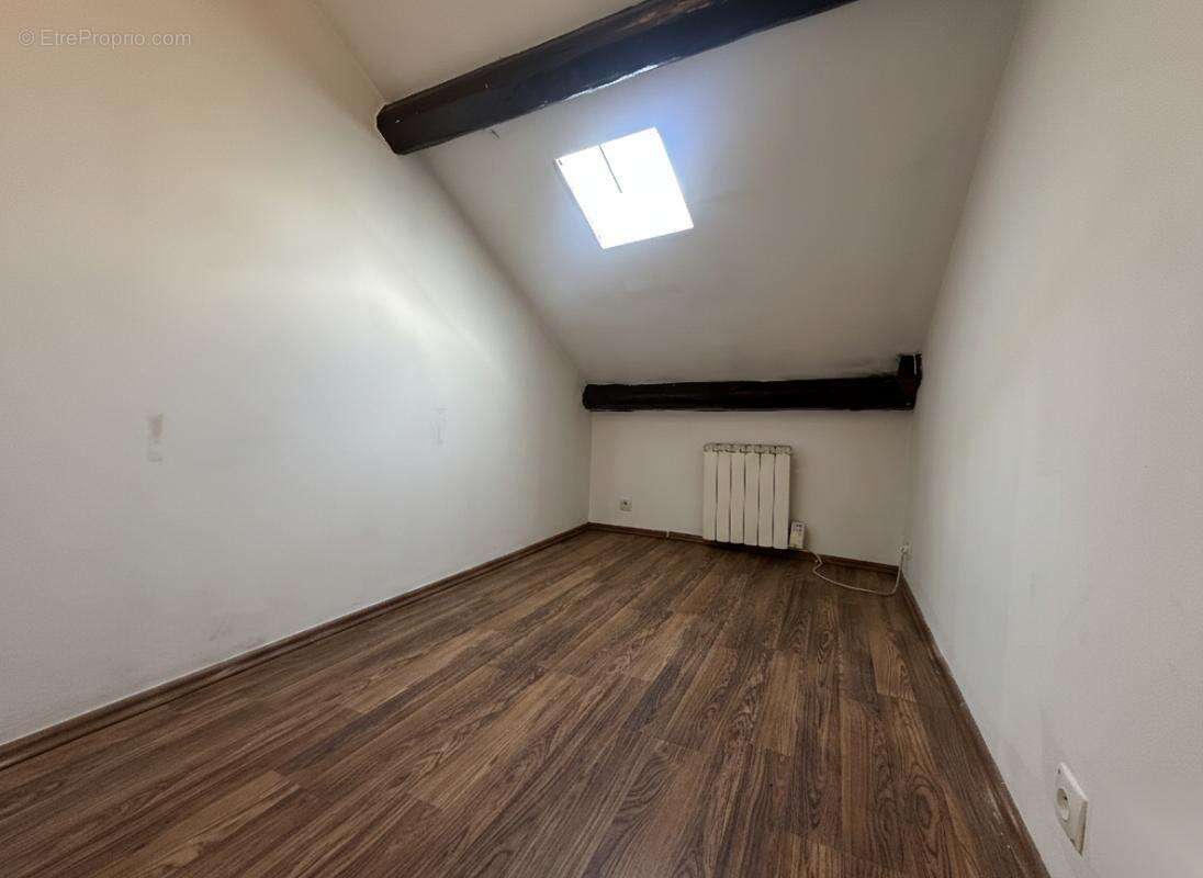 Appartement à AMPLEPUIS