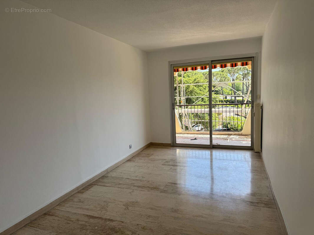 Appartement à MANDELIEU-LA-NAPOULE