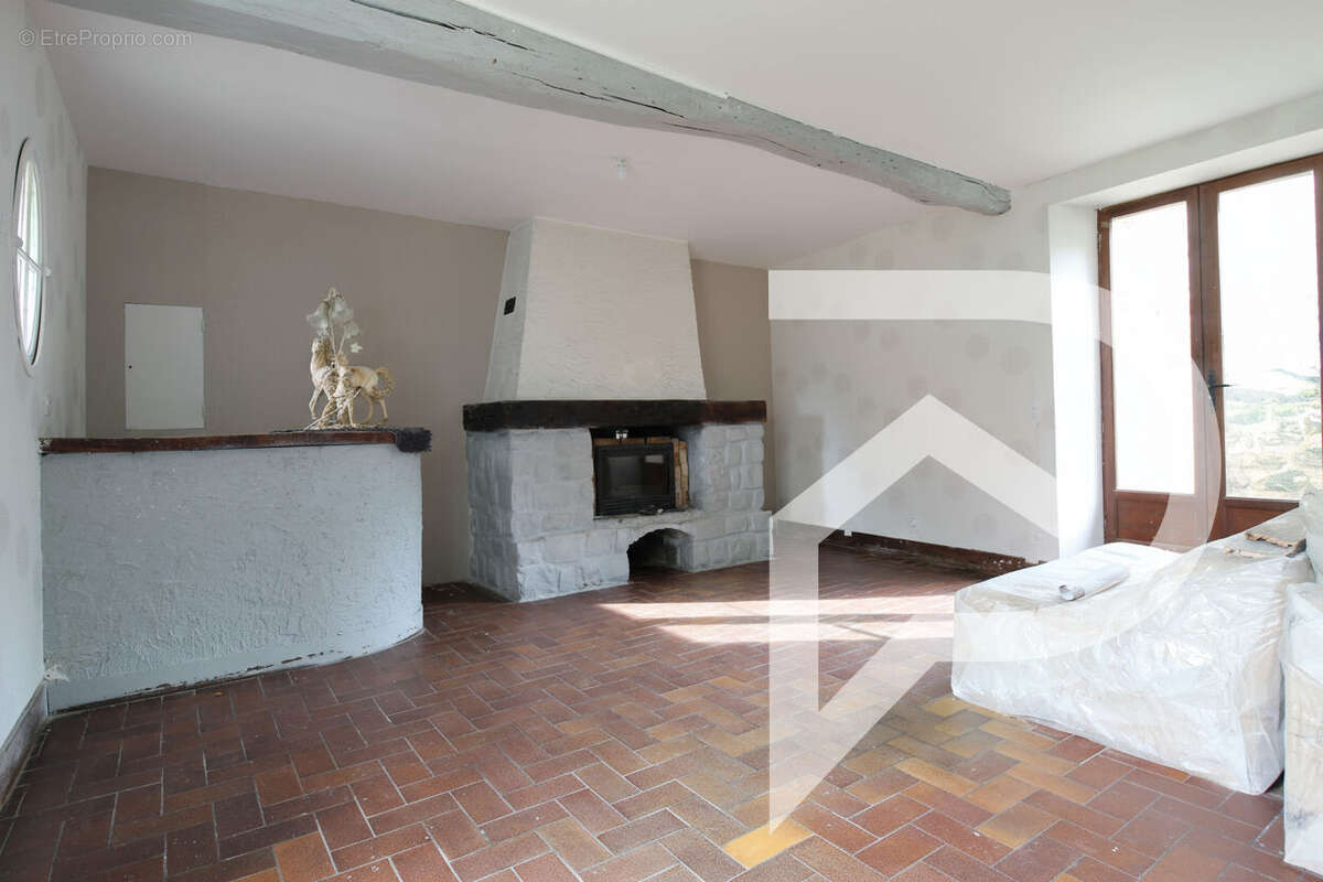 Maison à CUISE-LA-MOTTE