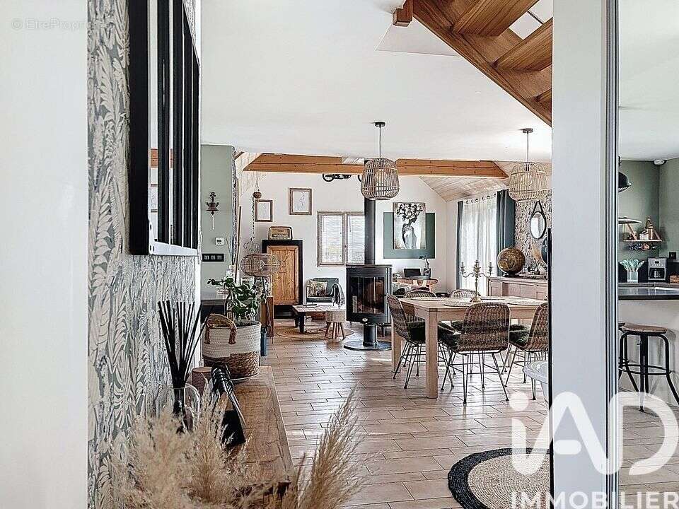 Maison 134 m² à Champ-Sur-Layon  - photo 5