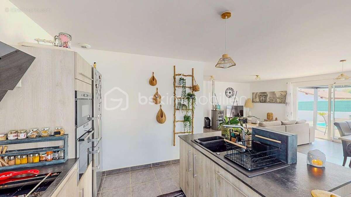 Maison de plain-pied de 2017 avec 4 chambres et piscine - photo 19