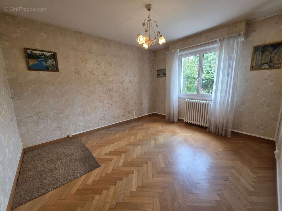 Lourdes   Maison avec deux appartements, grand garage et terrain constructible - photo 7