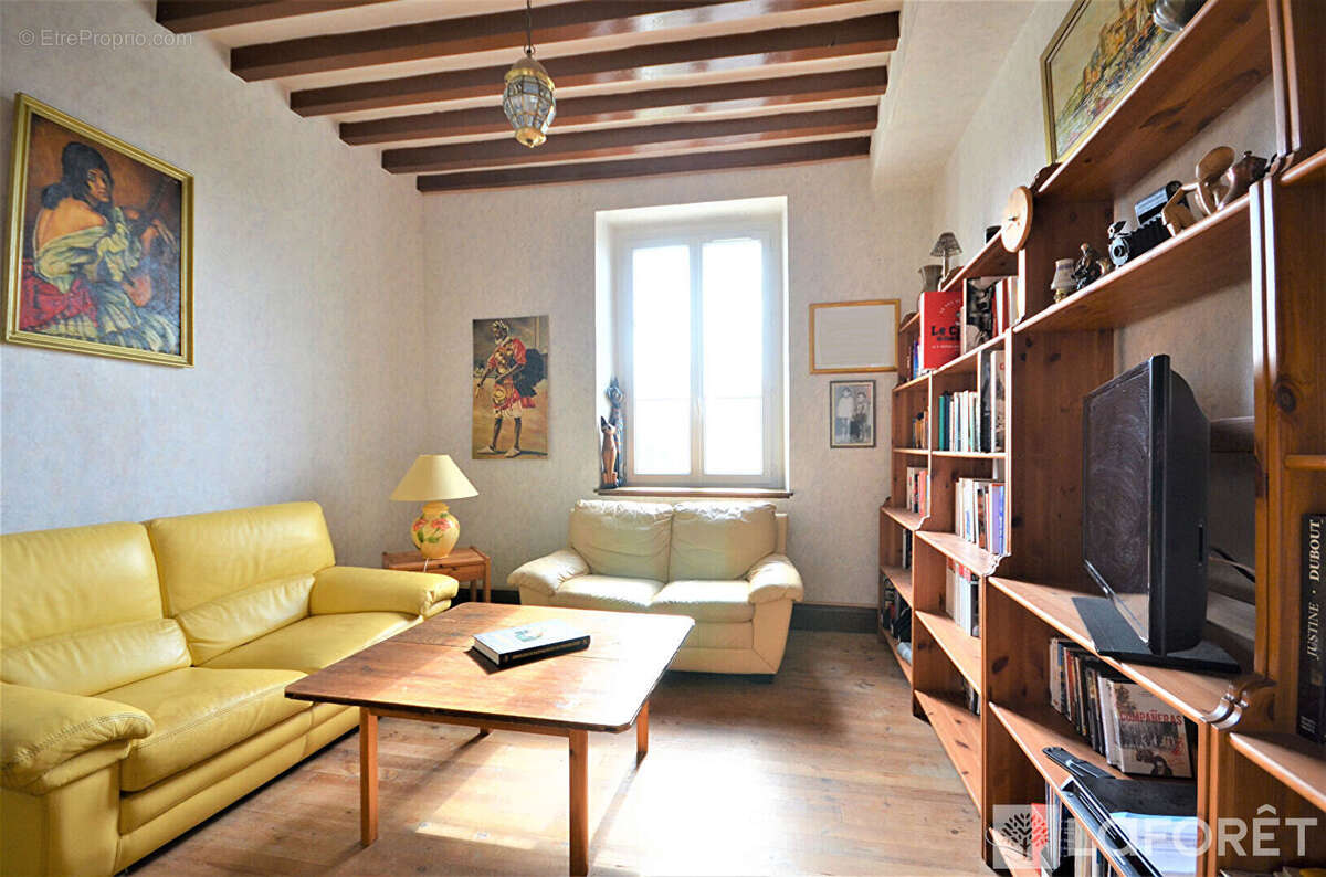 Maison à JUJURIEUX
