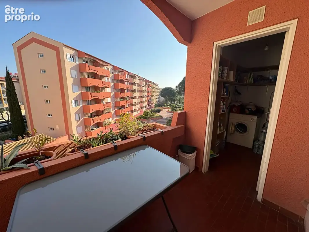 HYERES - Appartement T3 - Parking - Ascenseur - photo 10