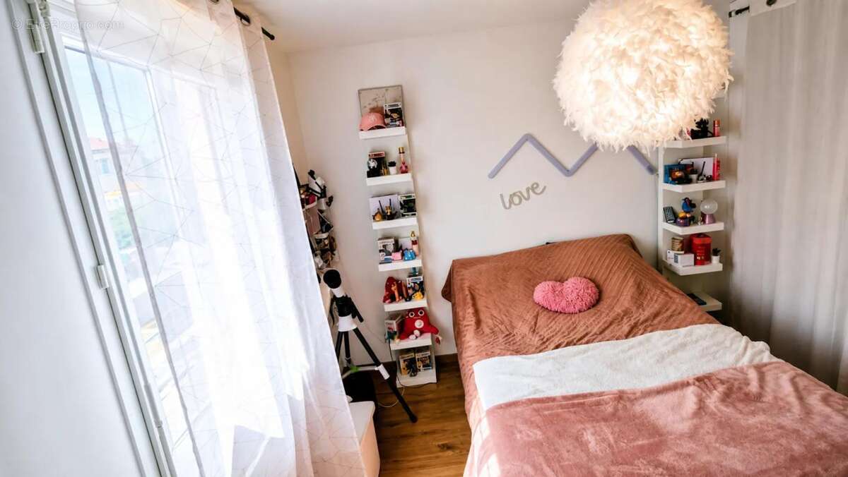 Maison de 7 pièces de 140 m² à Clichy-sous-Bois - photo 9