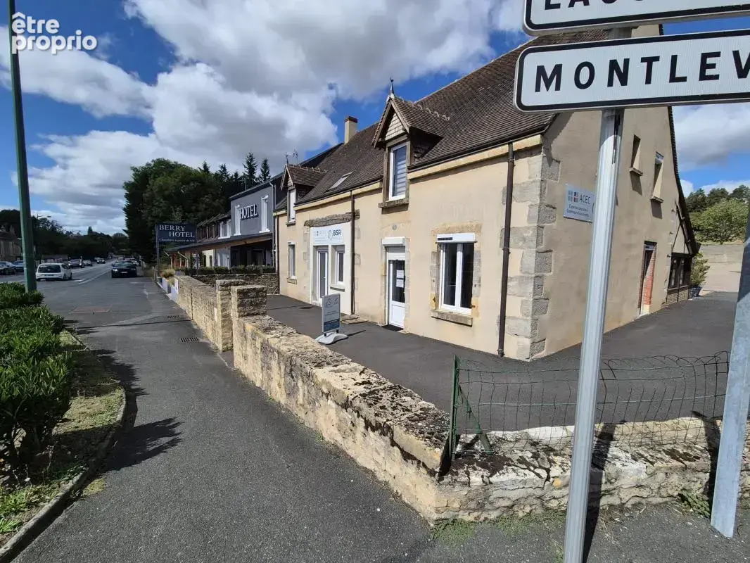Maison à MONTGIVRAY