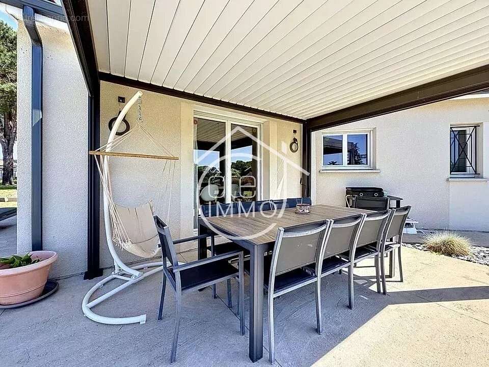 Maison à LAMOTHE-MONTRAVEL