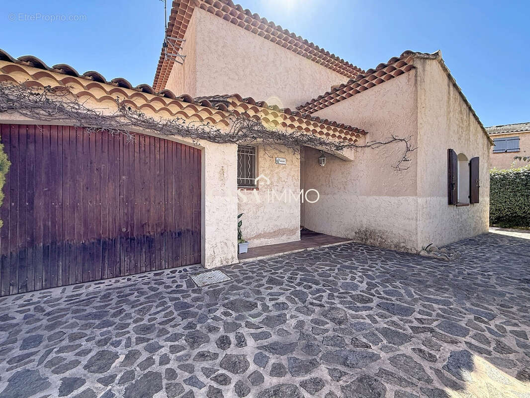 Maison 104 m² à Hyeres  - photo 2