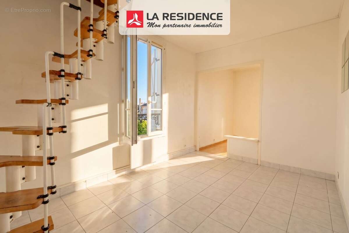 Appartement à BEAUCHAMP