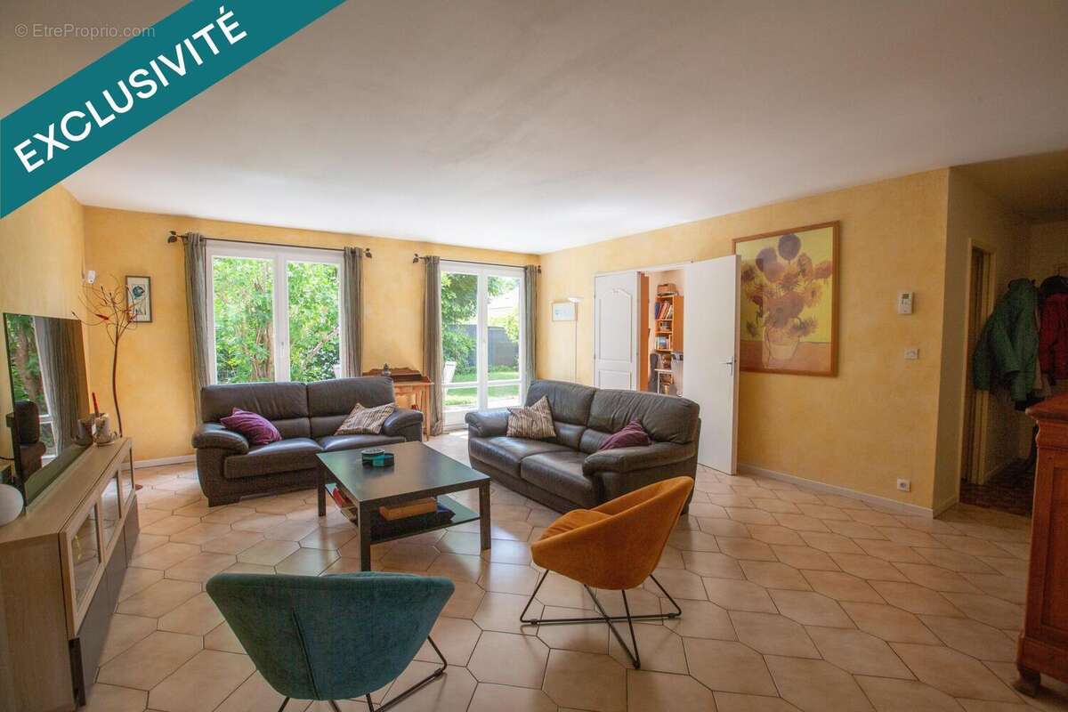 Photo 4 - Maison à LE MESNIL-SAINT-DENIS