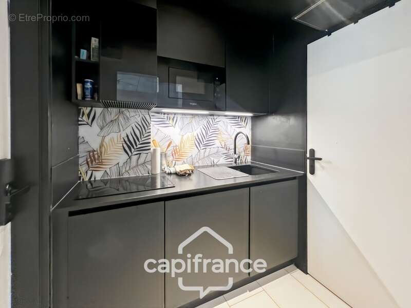 Commerce à LA LONDE-LES-MAURES