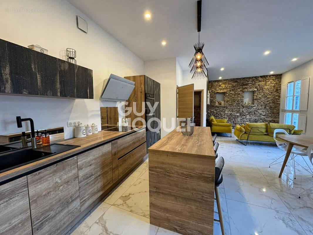 Appartement à FONTAINE-DE-VAUCLUSE