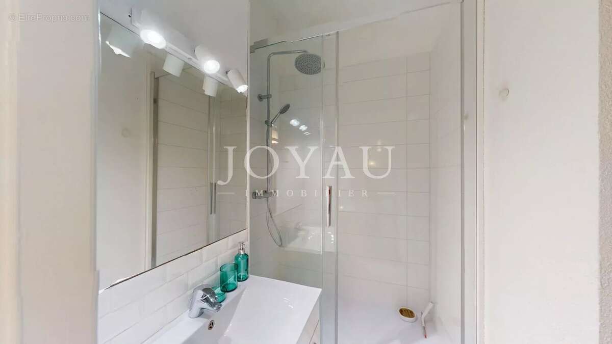 Duplex T1 bis avec terrasse – Place de la Bourse - photo 6