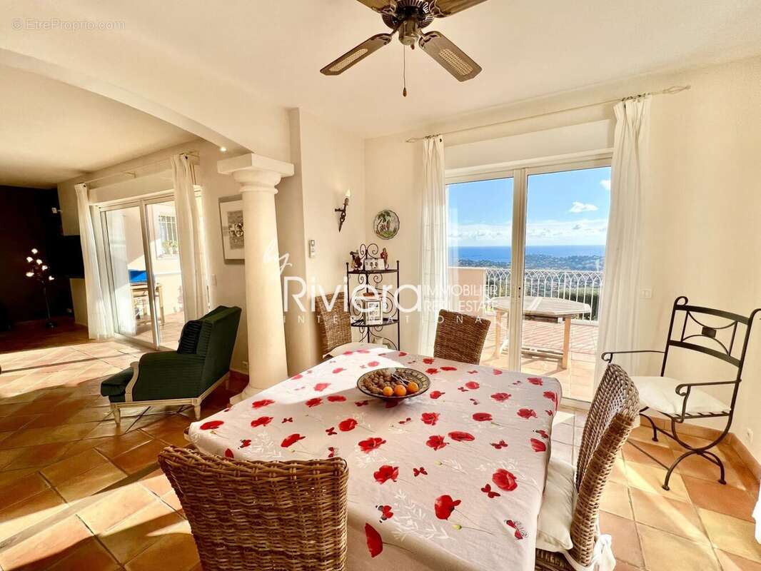 VUE MER PANORAMIQUE - Propriété avec piscine à débordement.. - photo 9