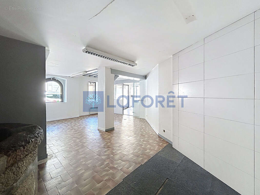 Commerce à VERNEUIL-SUR-AVRE