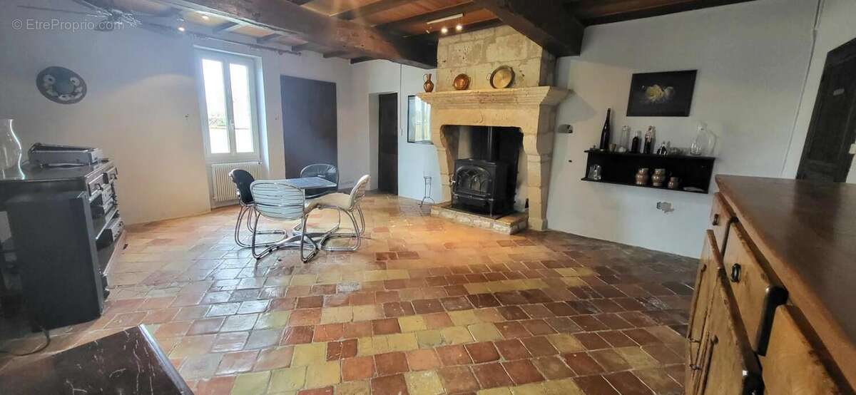 Maison à RAZAC-DE-SAUSSIGNAC