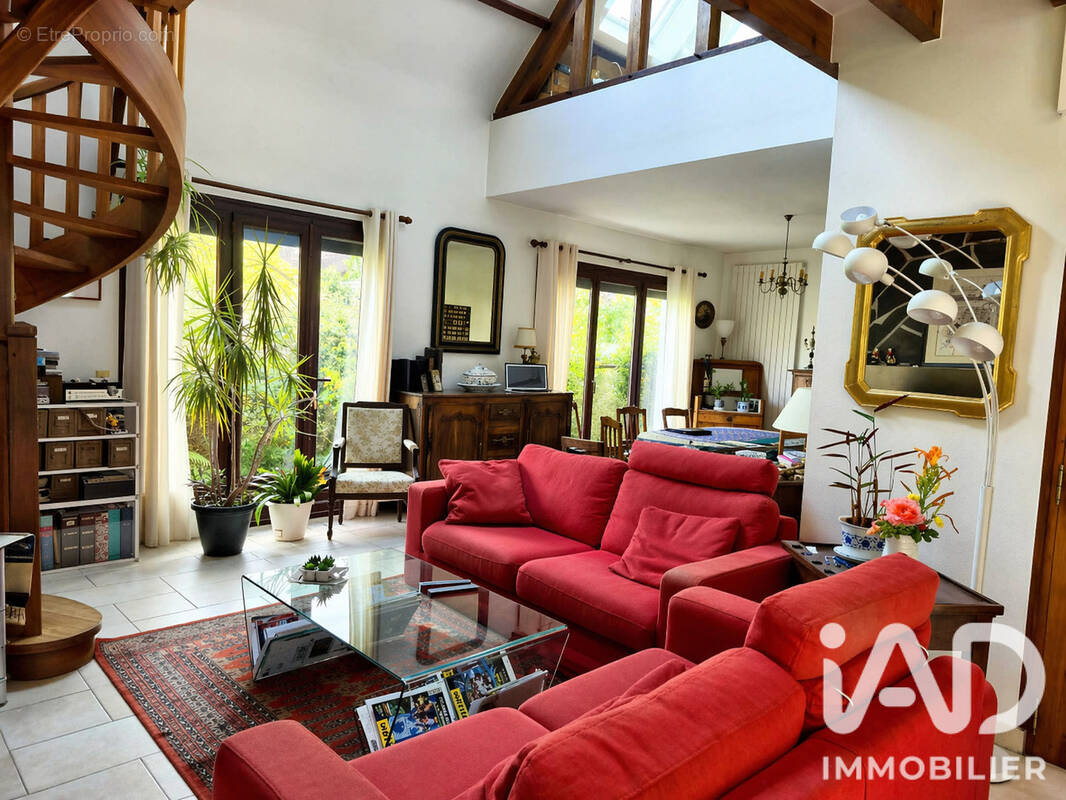 Photo 1 - Maison à BURES-SUR-YVETTE