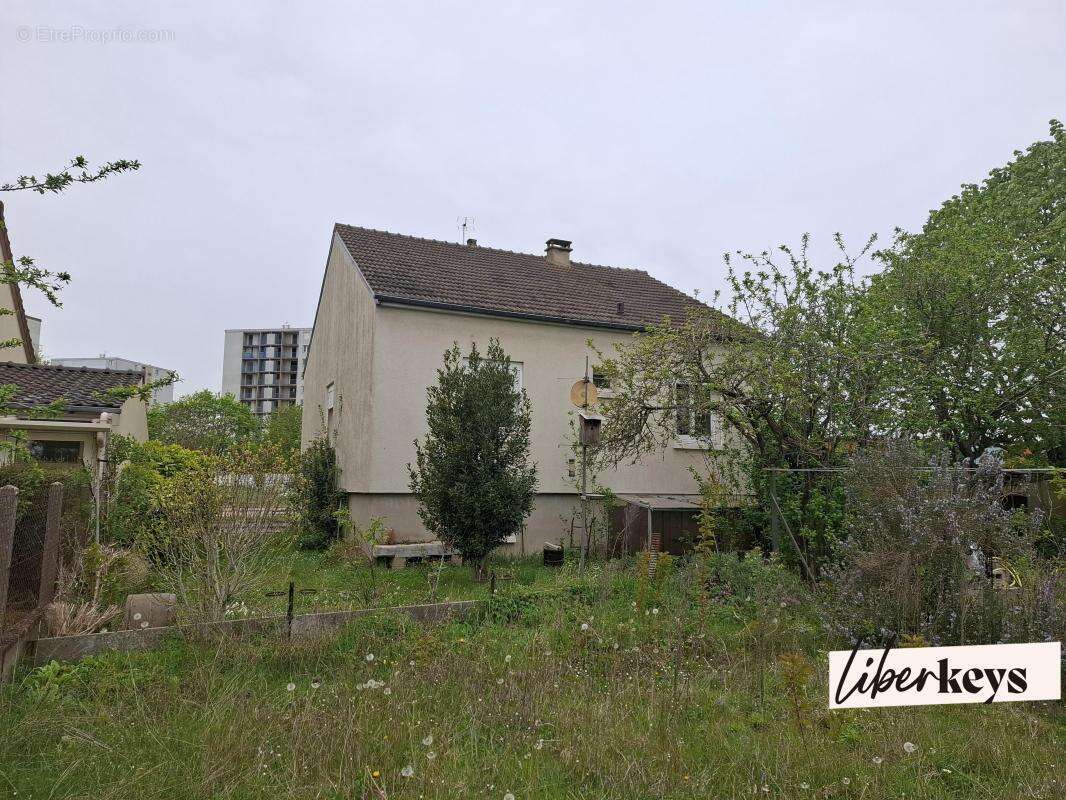 Maison à MAINVILLIERS