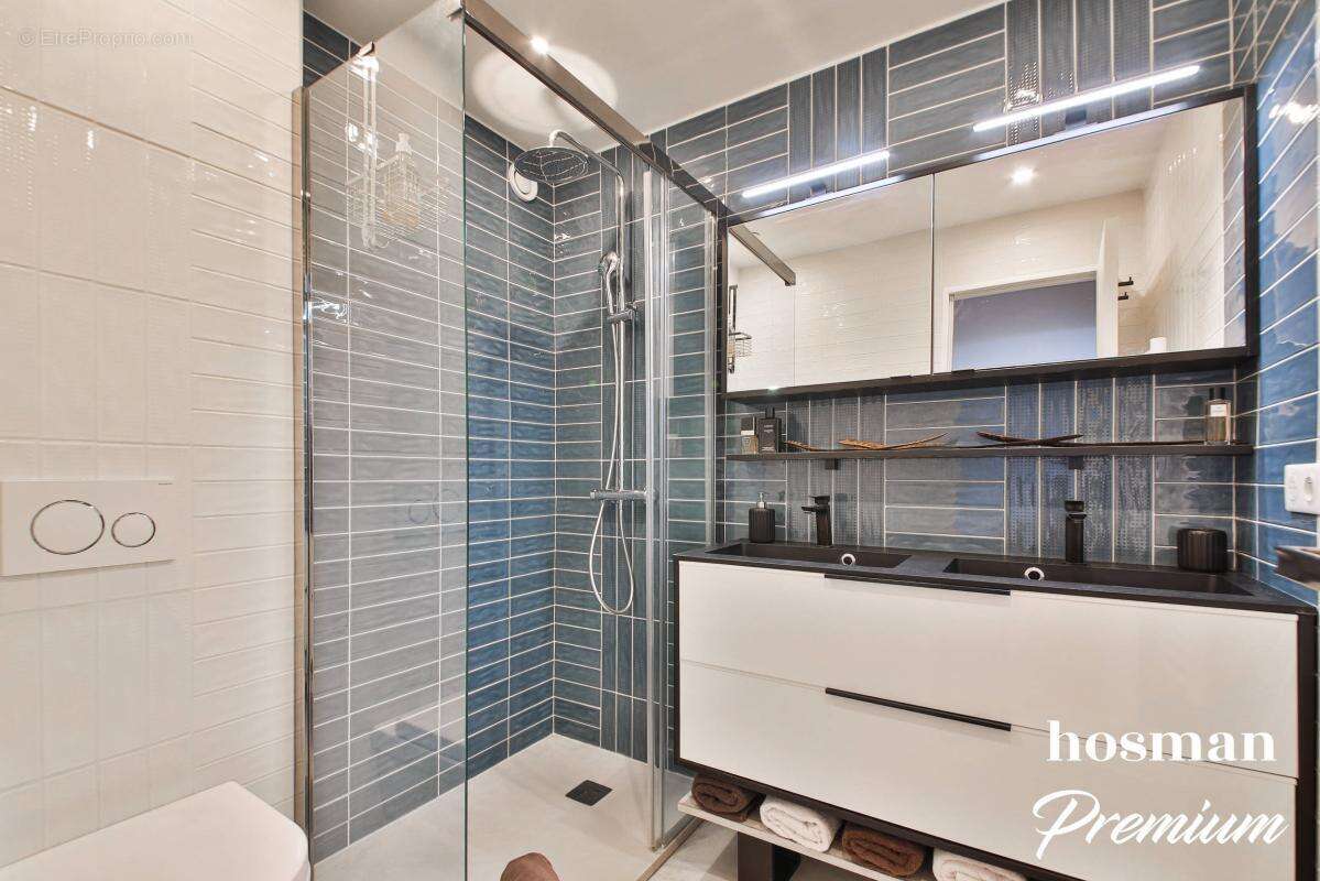Appartement à COURBEVOIE