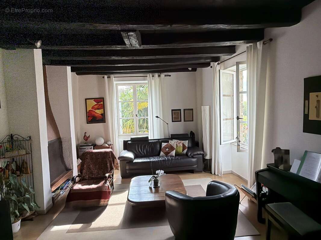 Une propriété chargée d'histoire qui évoque une atmosphère valencienne dès l'entrée - photo 7