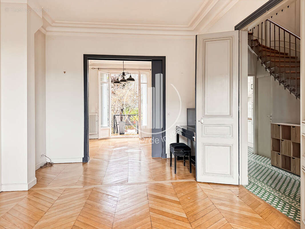 Maison à COURBEVOIE