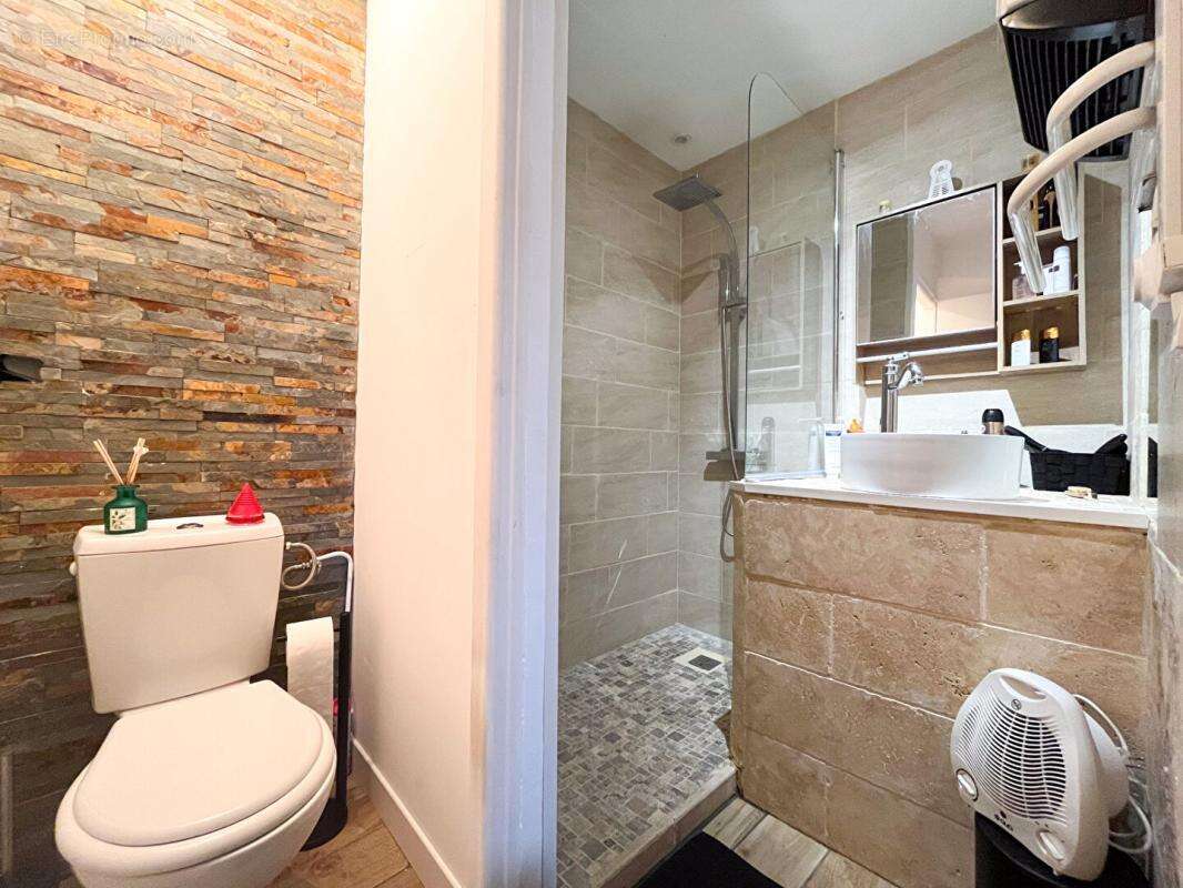 Maison à NOUANS-LES-FONTAINES