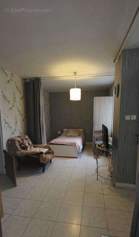 Maison à OBJAT