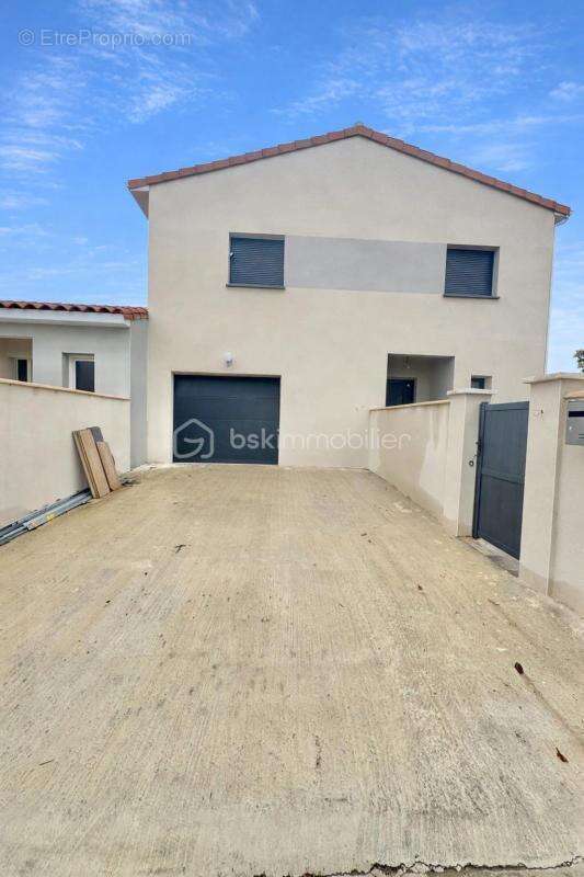 Maison à NISSAN-LEZ-ENSERUNE