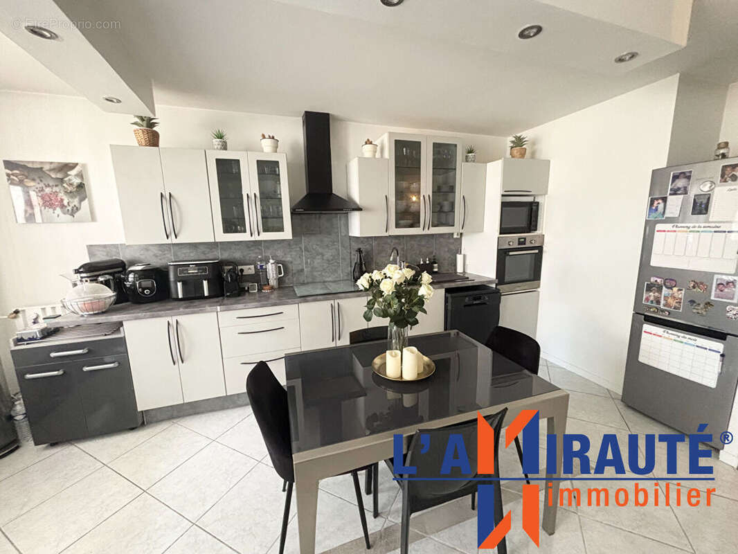 Appartement à SARTROUVILLE