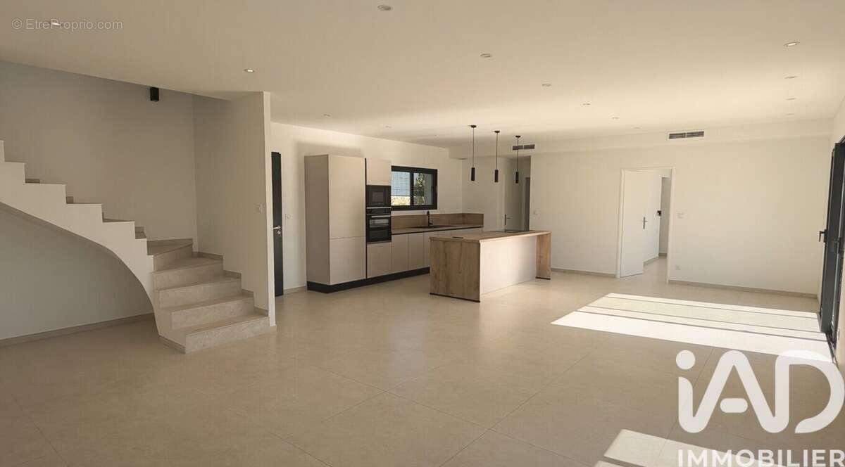 Maison 135 m² à Saint-Pierre-De-Vassols  - photo 5