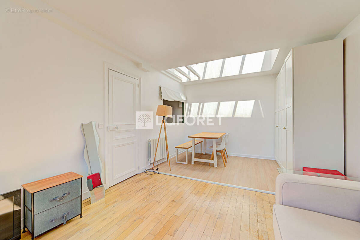 Appartement à NEUILLY-SUR-SEINE