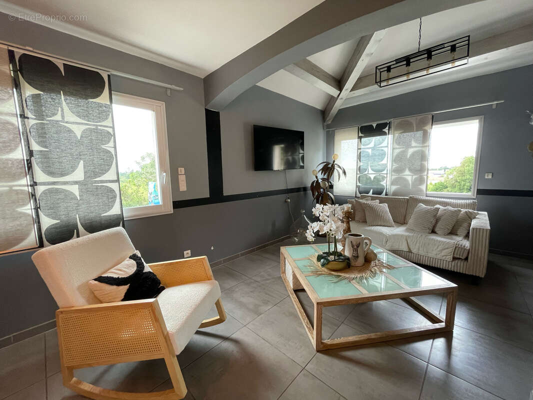 Maison à SAINT-HILAIRE-DE-BRETHMAS