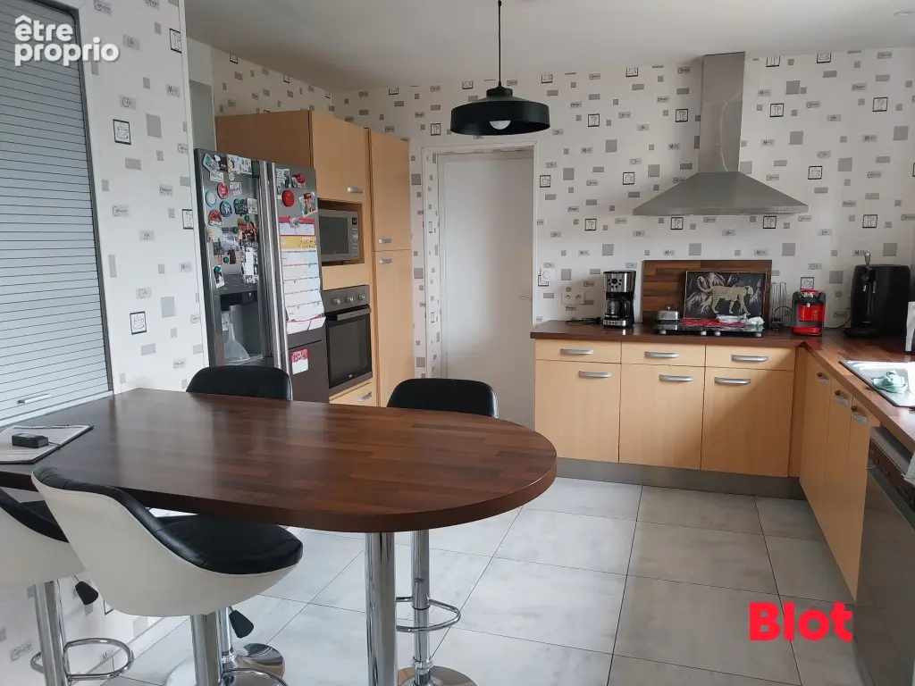 Maison 137 m² à Saint-Etienne-En-Cogles  - photo 3