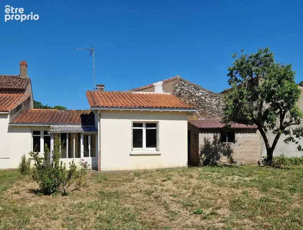 Maison à LE LOROUX-BOTTEREAU