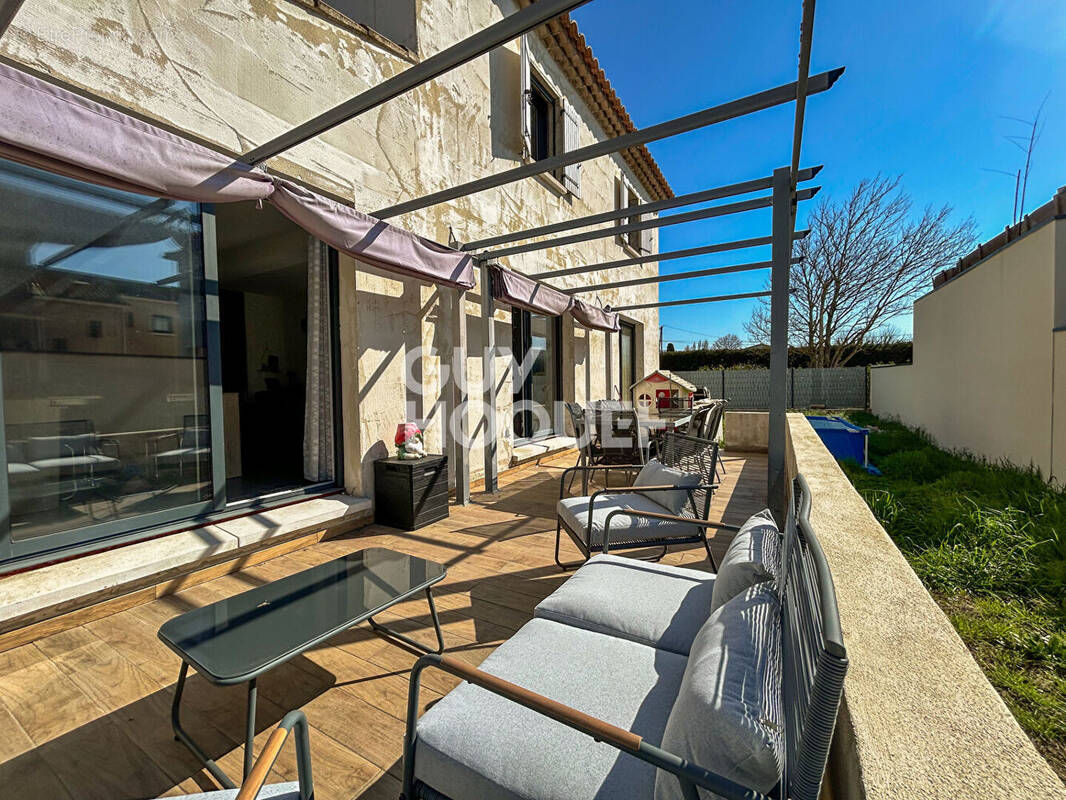 Maison à L'ISLE-SUR-LA-SORGUE