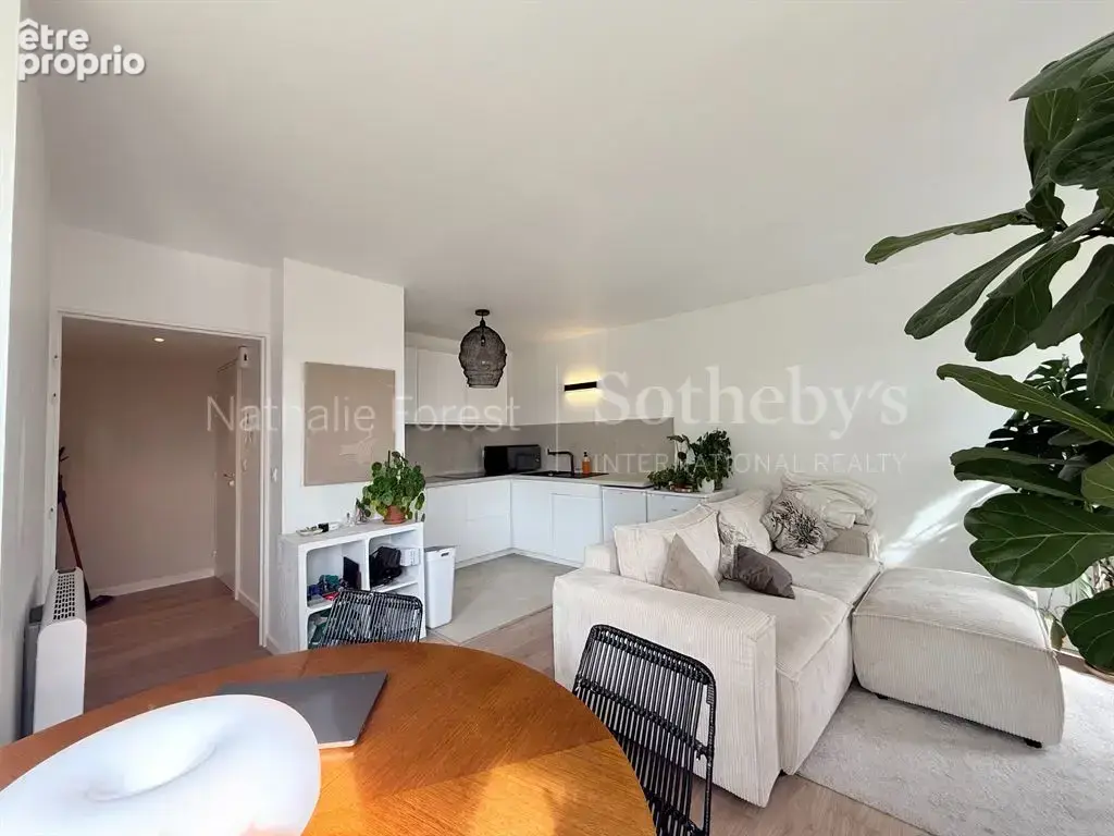 T2 entièrement rénové – Terrasse 28 m² plein Sud – Garage inclus – Tram Saint-Maur - photo 3