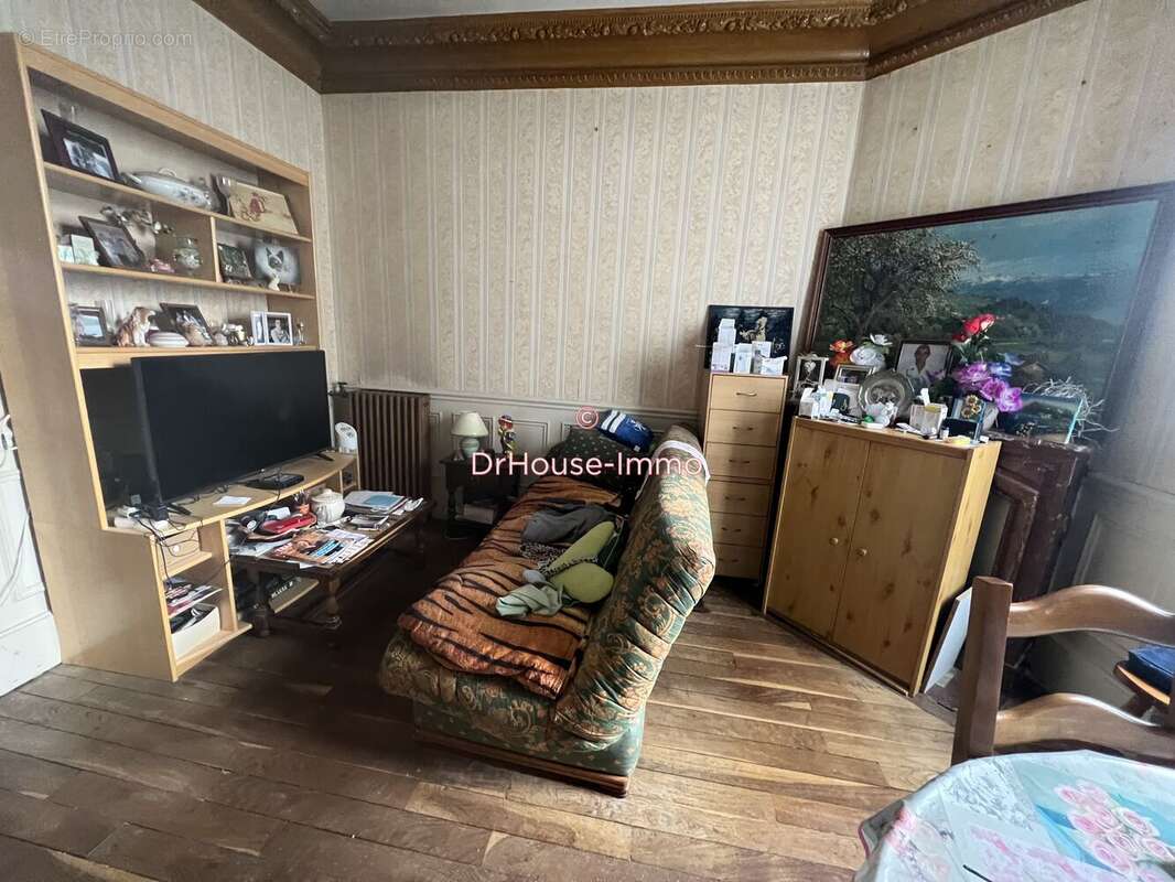 Appartement 264 m² à Vierzon  - photo 8