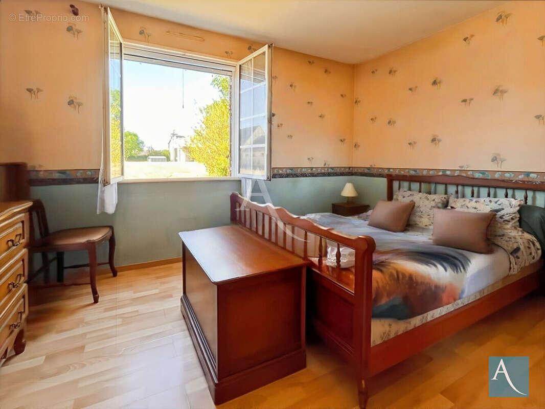 Maison à vendre Guillerval 91690 - Plain-pied 4 chambres - Sous-sol total - Terrain 777 m² - photo 5