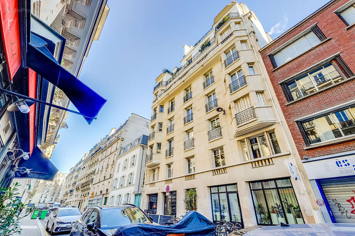 Appartement à PARIS-17E