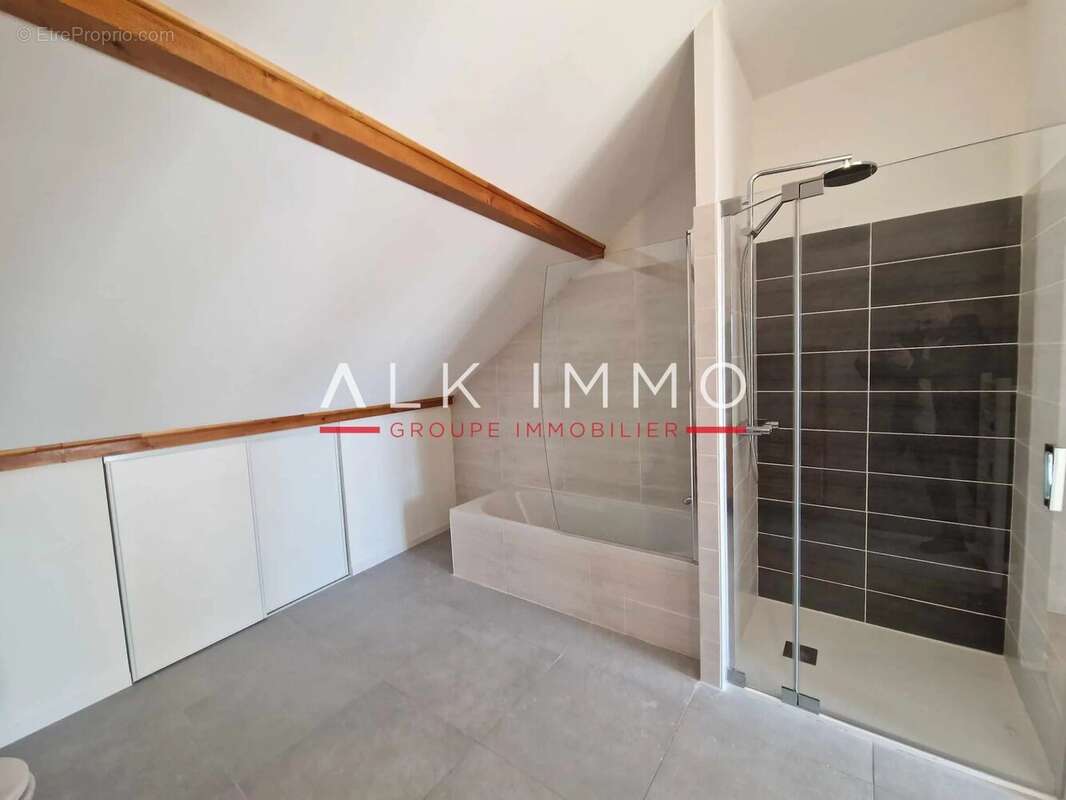 Appartement à CONTAMINE-SUR-ARVE