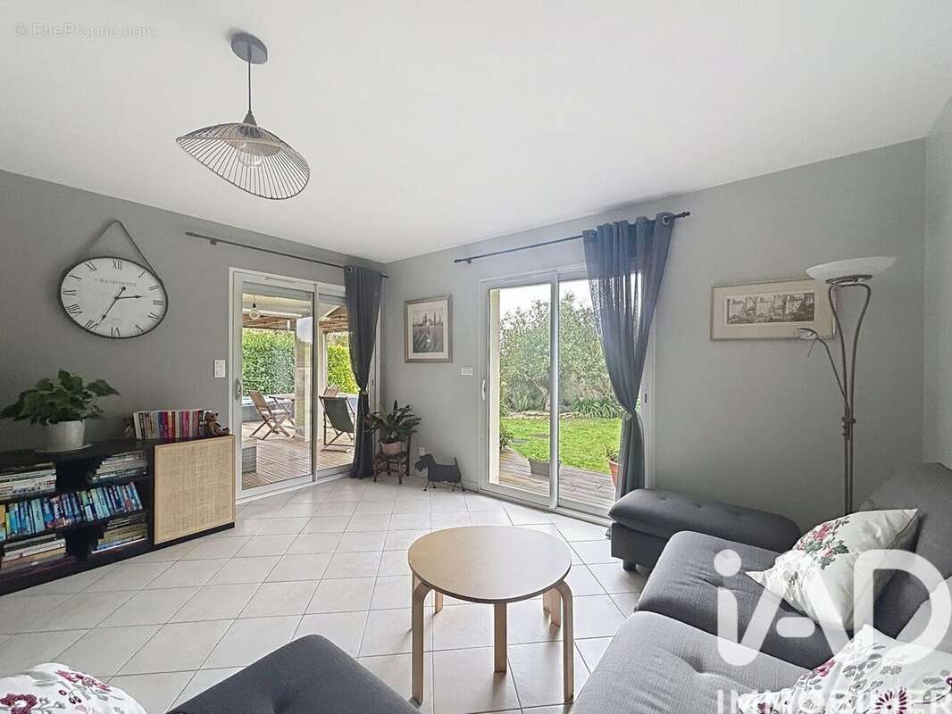 Photo 2 - Maison à SAINT-SATURNIN