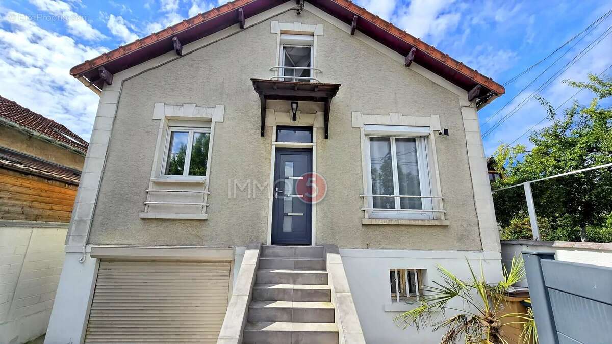 Maison à VILLEMOMBLE