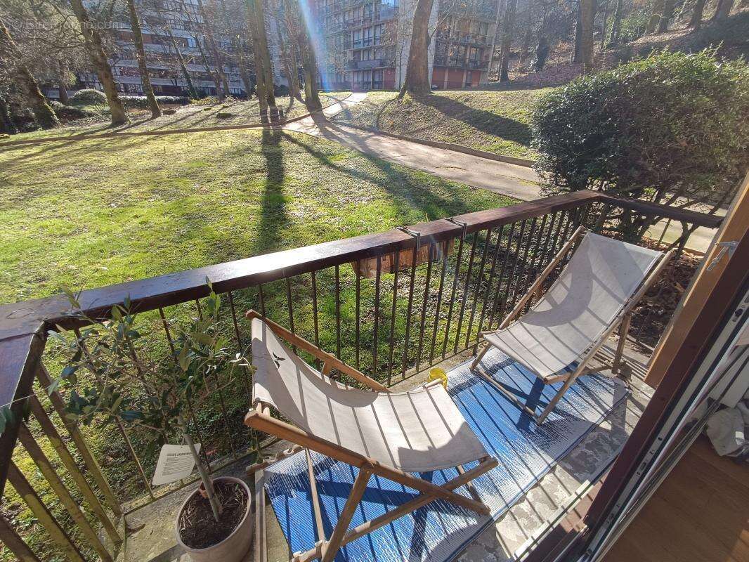 Appartement à FONTENAY-LE-FLEURY