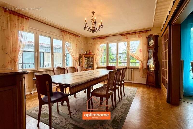 Maison familiale 210 m² - 5 chambres - dépendance - terrain 1873 m² - Bruyères centre (88) - photo 5