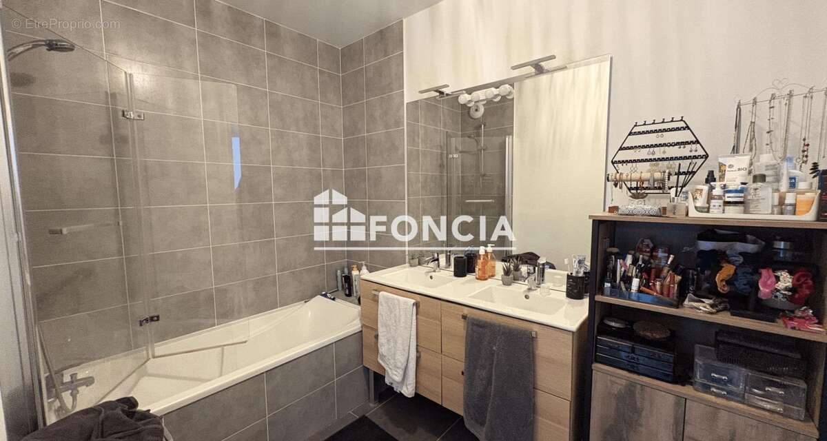 Appartement à SAINT-EGREVE