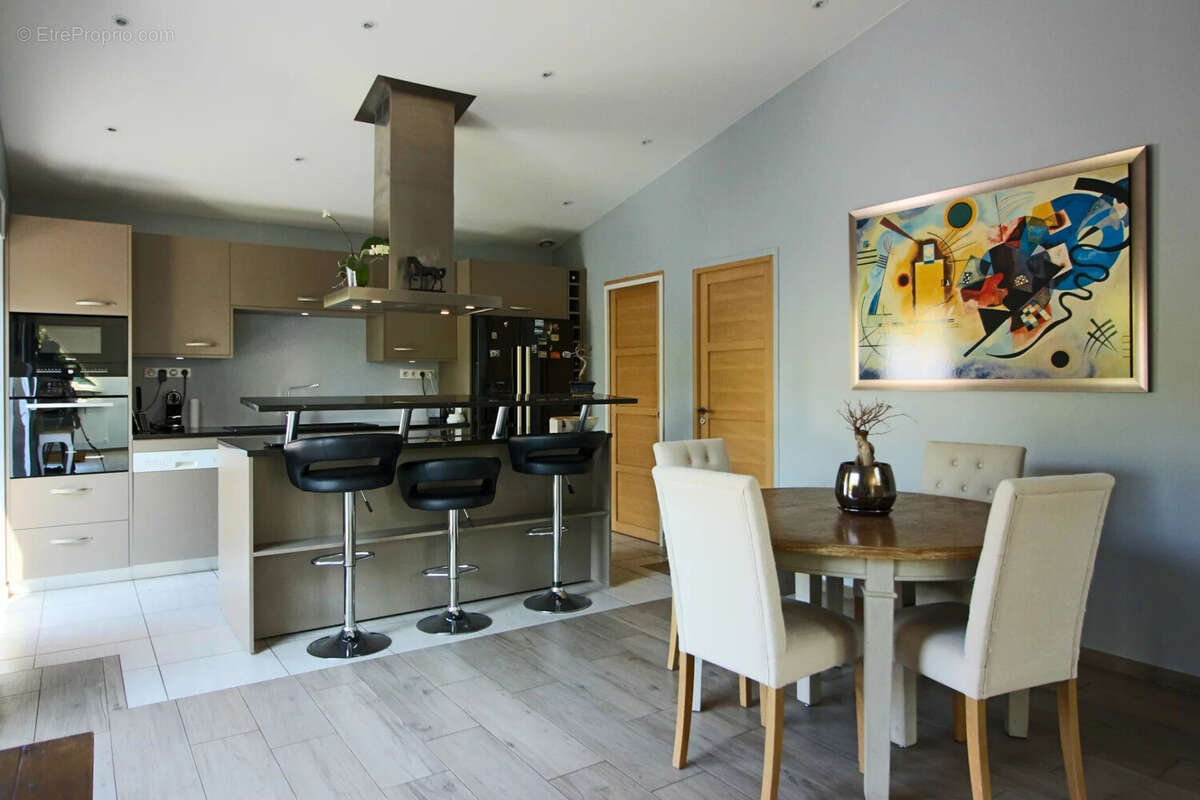 Maison à LE PERREUX-SUR-MARNE