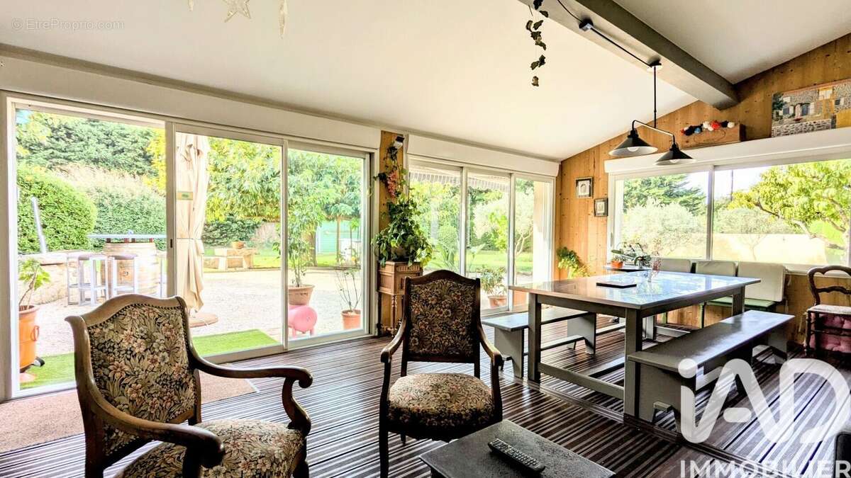 Maison 191 m² à Loriol-Du-Comtat  - photo 4